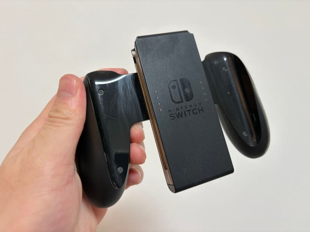 L*u様 【動作問題なし】Switch(スイッチ)本体 青/黒 ジョイコン付き