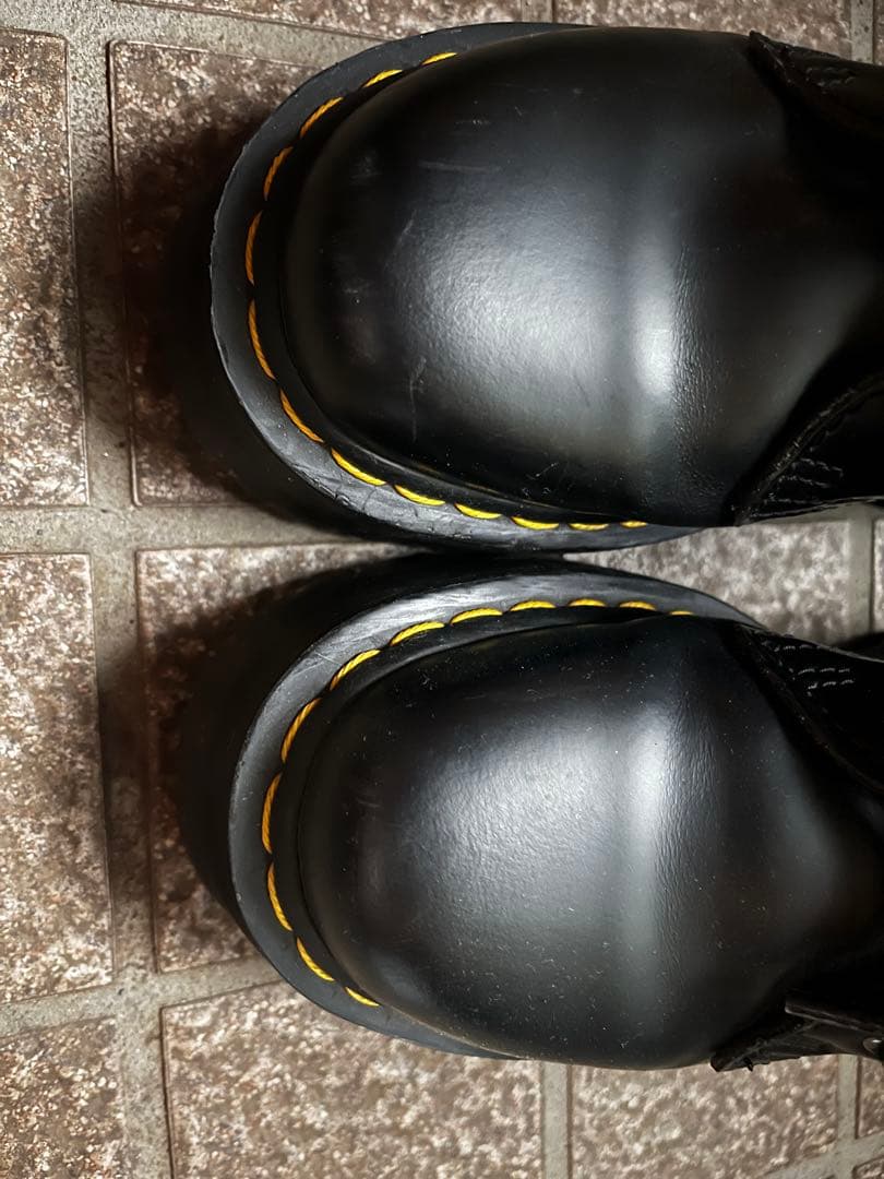 Dr. Martens 厚底ブラックブーツ