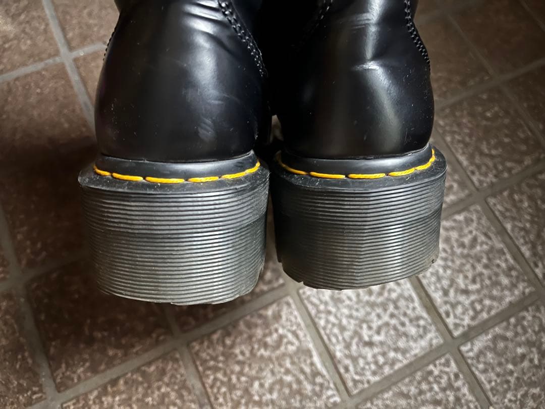Dr. Martens 厚底ブラックブーツ