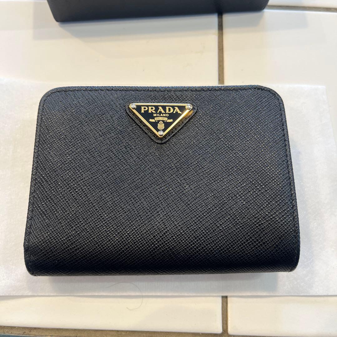 PRADA プラダ サフィアーノトライアングル 財布
