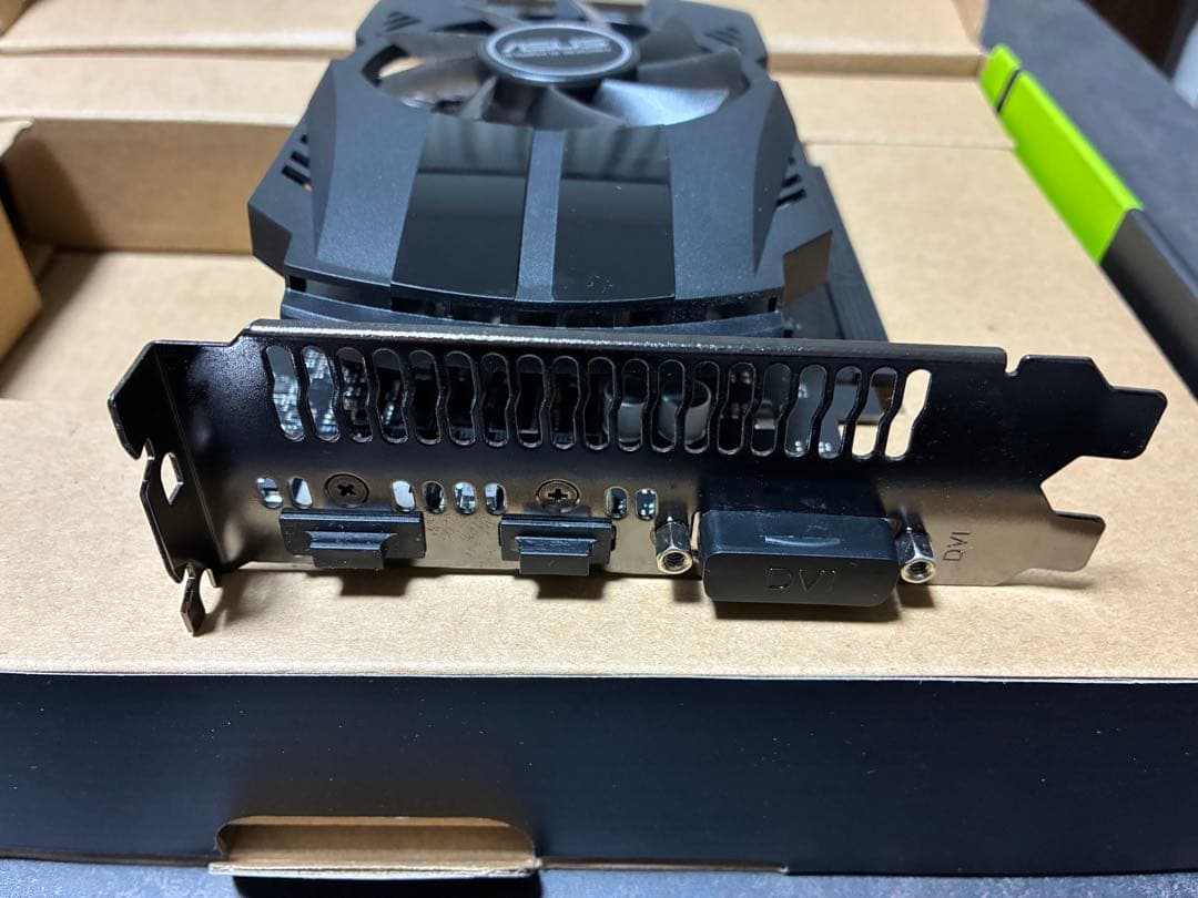 グラフィックボード・グラボ・ビデオカード ASUS GeForce GTX 1650 4GB PHOENIX