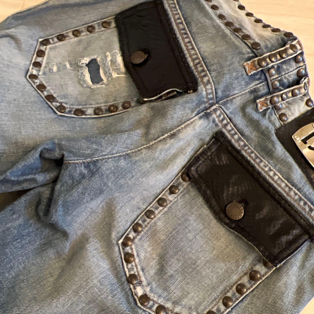 Dolce & Gabbana スタッズ付きデニムパンツ