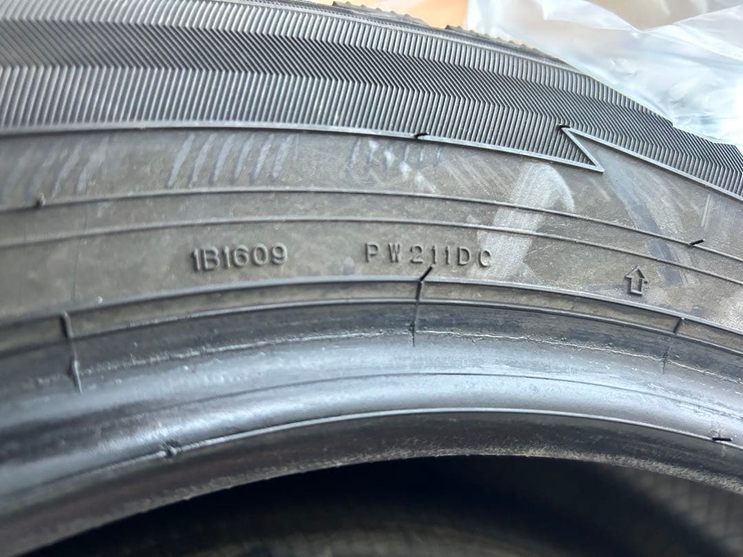 [引き取り限定]DUNLOP スタッドレスタイヤ 195/60R16 4本セット