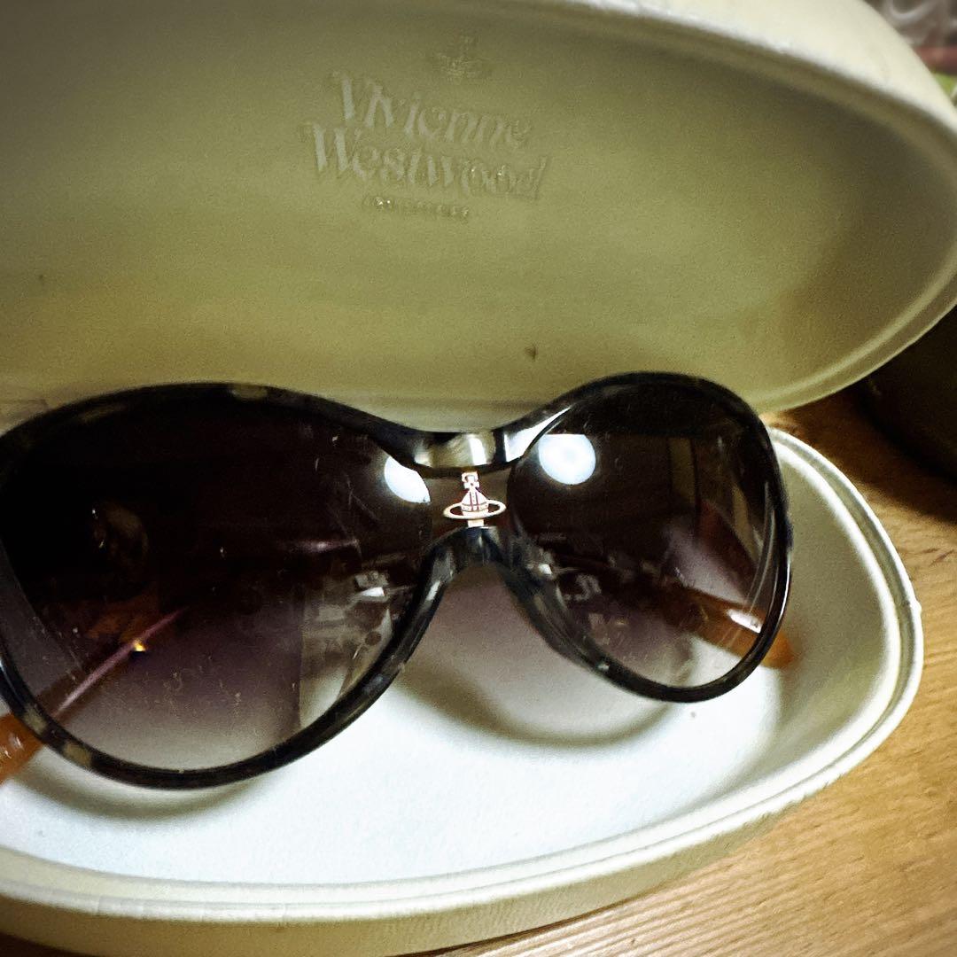 Vivienne Westwood ラウンド型サングラス ケース付き