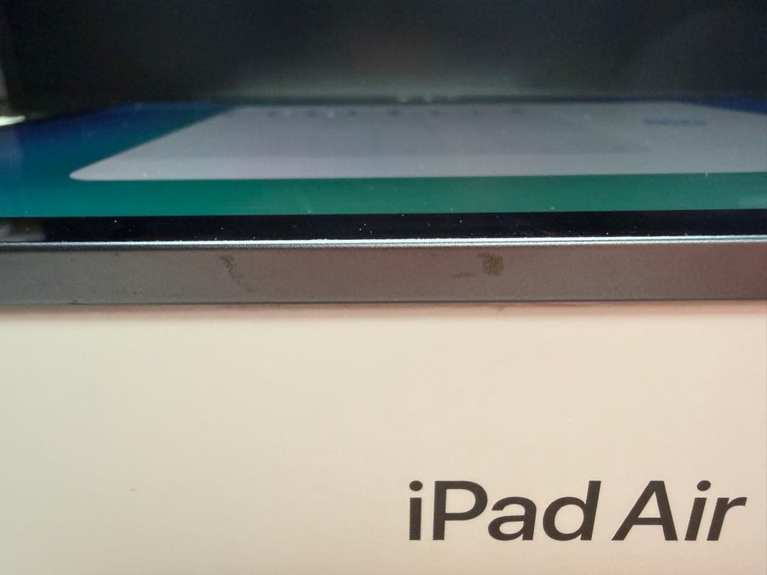 Apple iPad Air (第5世代) 10.9インチスペースグレー