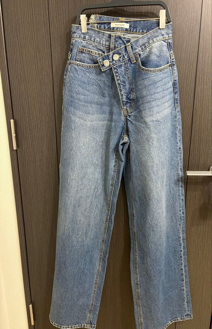 【新品】moussyCROSSWAIST ワイド ストレートデニム0ダークブルー