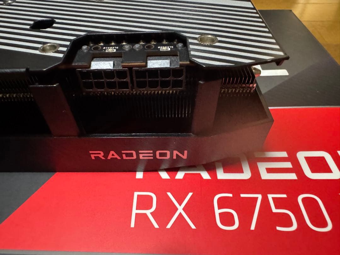 ASUS Radeon RX6750XT 中古美品