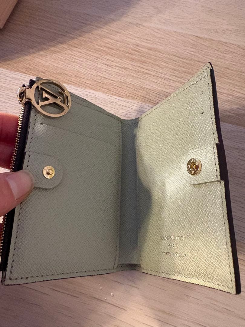 美品Louis Vuitton 新作ルイヴィトンポルトフォイユ・リサ