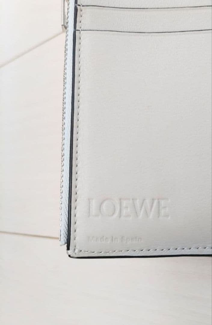 ロエベ LOEWE 三つ折り財布【美品】
