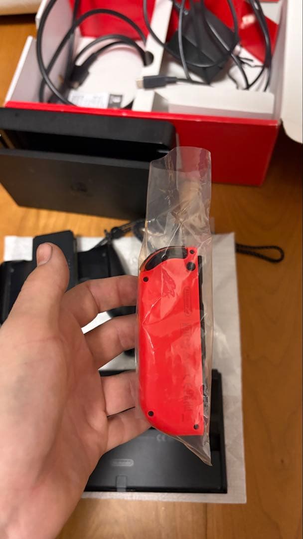 Nintendo Switch 本体 赤青ジョイコン付き