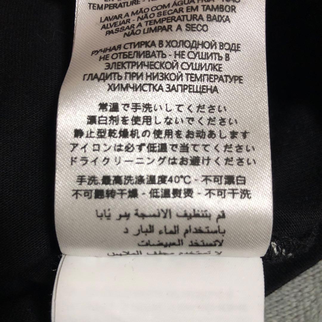 GUCCI 猫刺繍 ブラックTシャツ