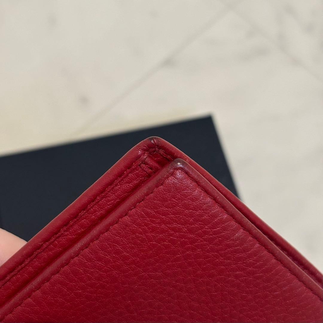 PRADA レザー 二つ折り財布　レッド 赤