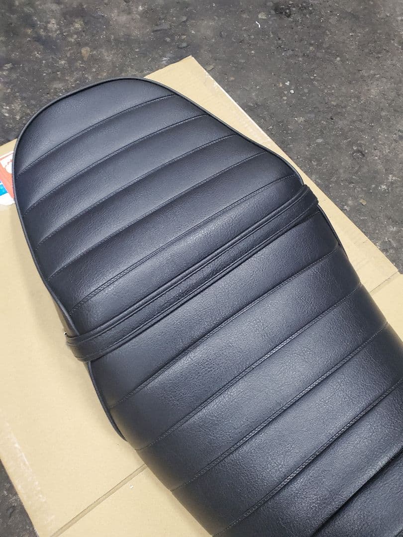 カワサキZ900RS用 茗荷シート 美品