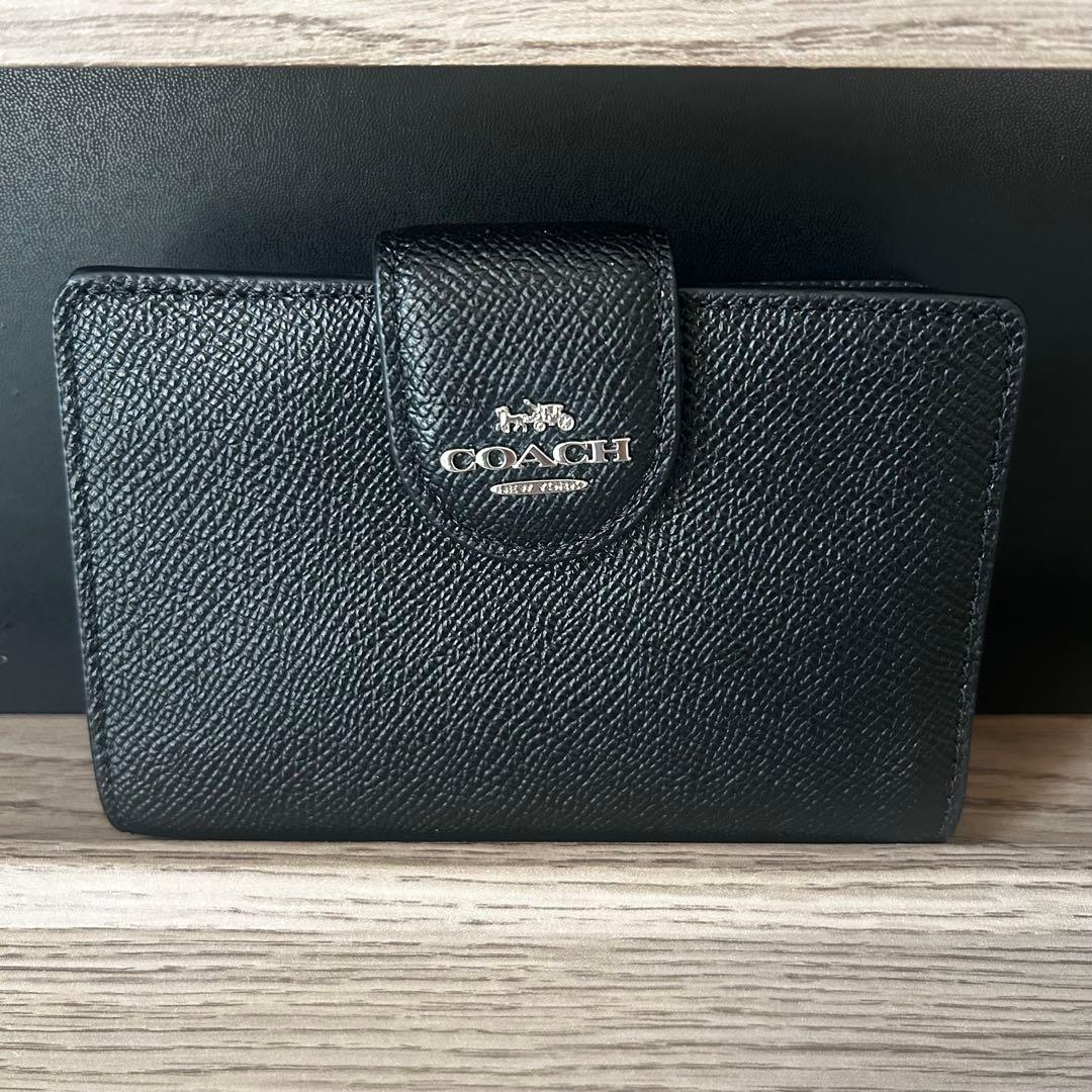 COACH 二つ折り財布 黒2点 COACH 二つ折り財布 白2点