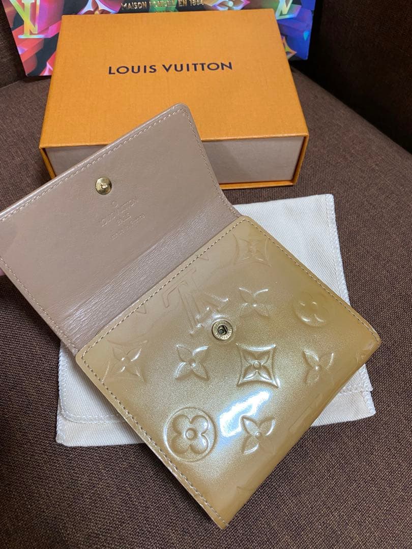 ルイヴィトン ヴェルニ モノグラム Wホック財布