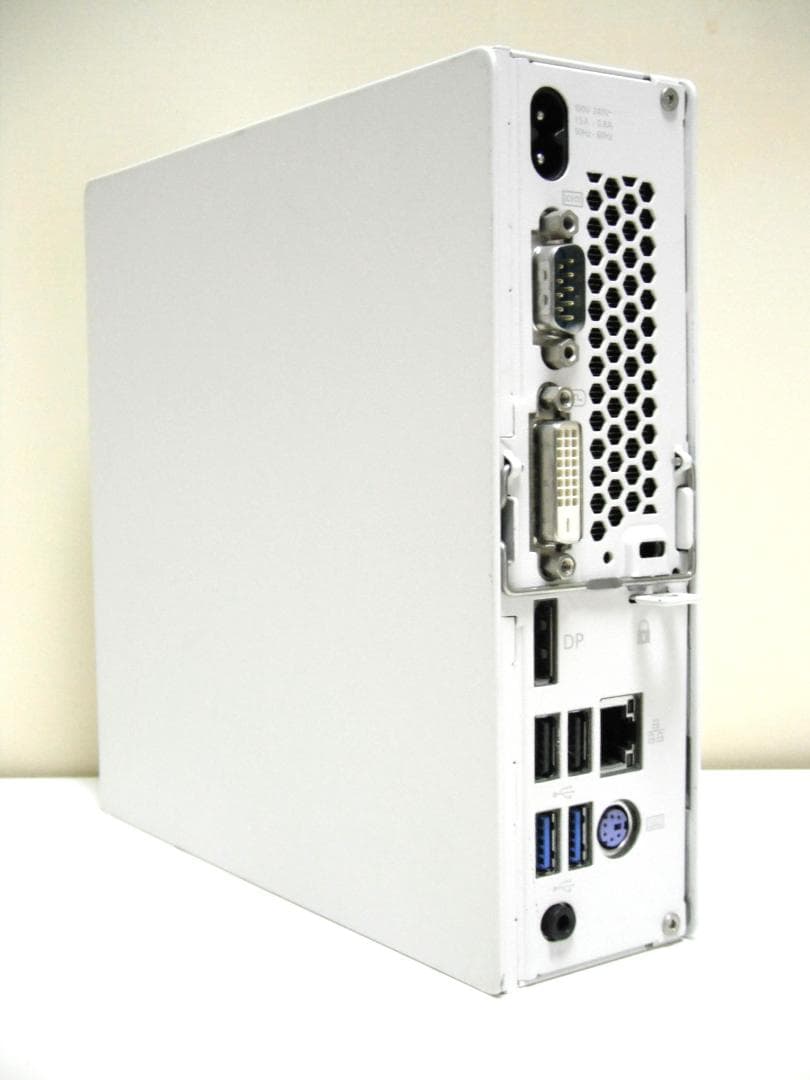 Fujitsu ウルトラスモールPC「ESPRIMO Q556/P」