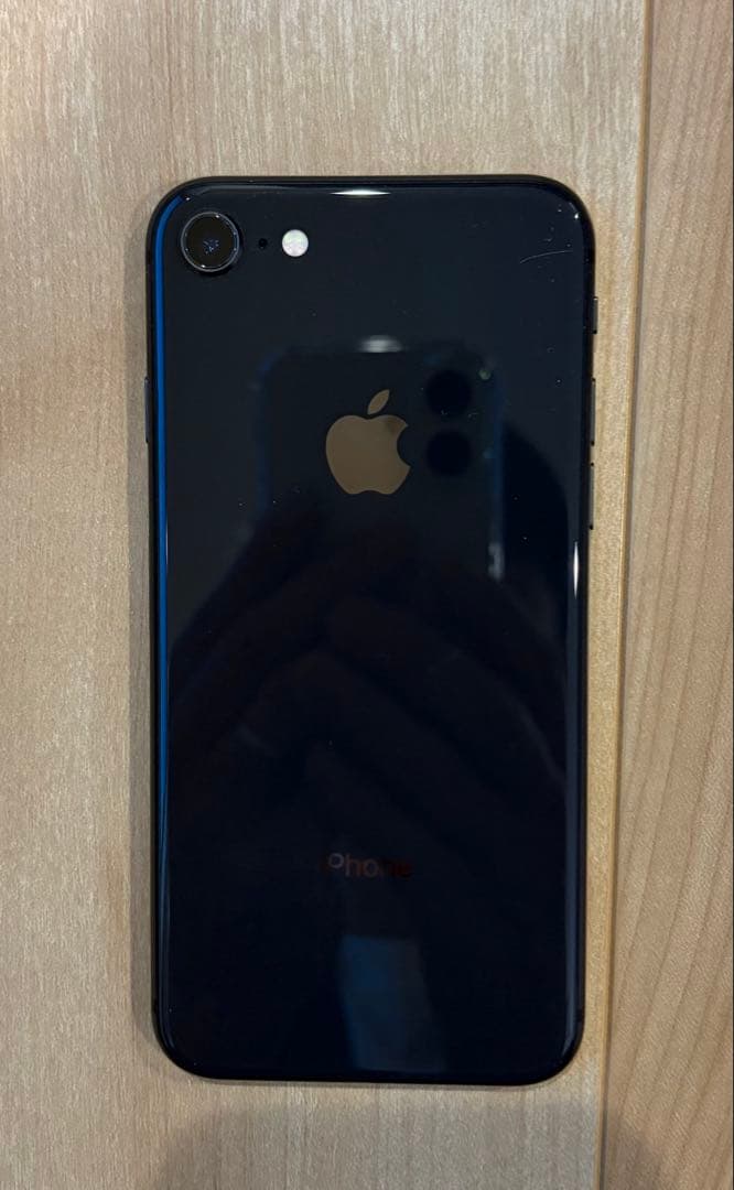 Apple iPhone 8 ブラック　64G
