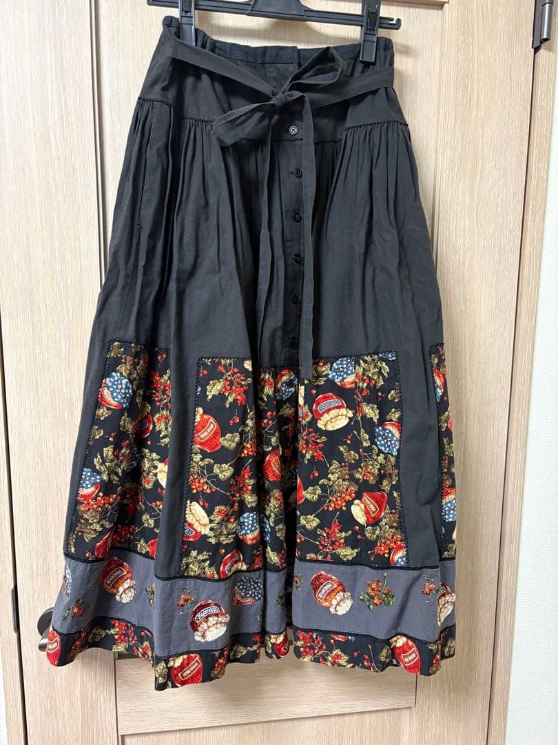 ピンクハウス　ジャム瓶柄スカート