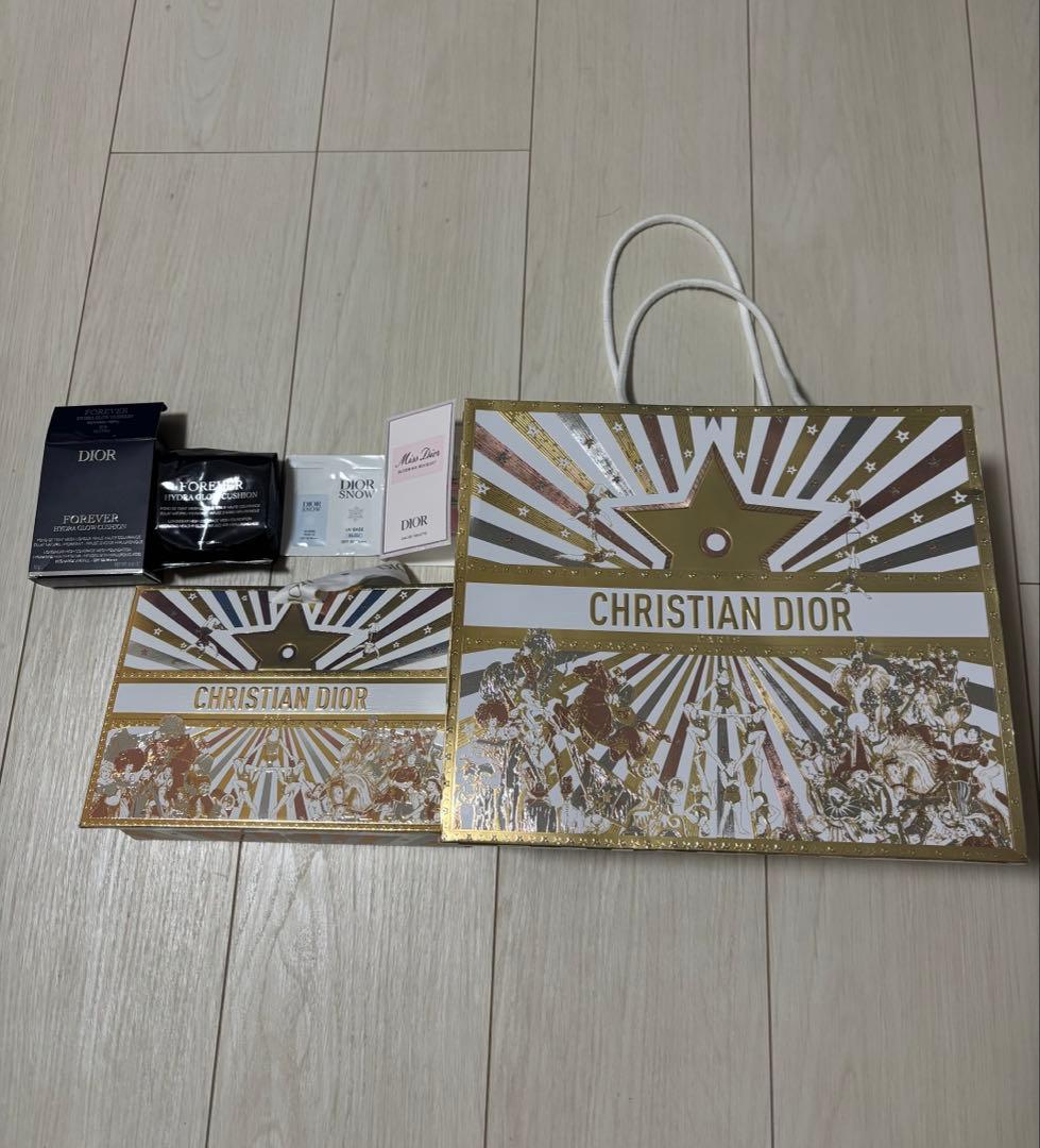 DIOR ディオールスキン フォーエヴァー イドラ グロウ クッション 00N