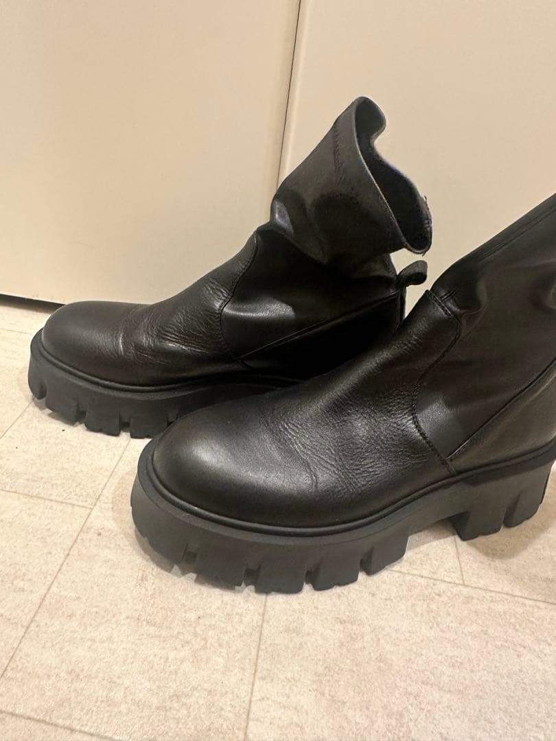 値下げしましたファビオルスコーニ　トラックソールストレッチショートブーツ