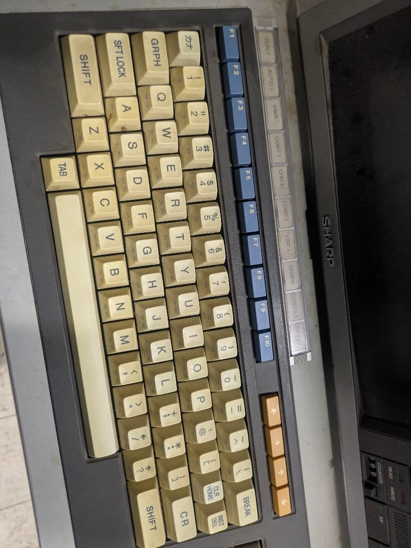 モ*チ様 【SHARP MZ-2000 実機（現状品）】 1982年発売／