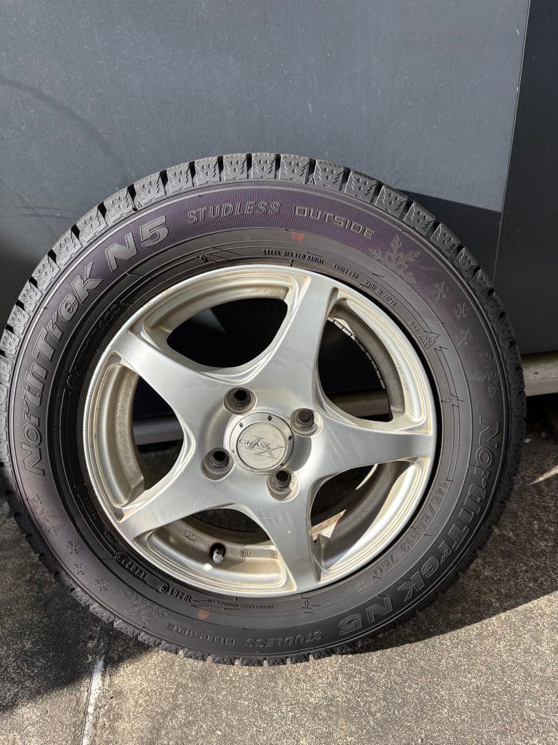 スタッドレスタイヤ　145/80R13
