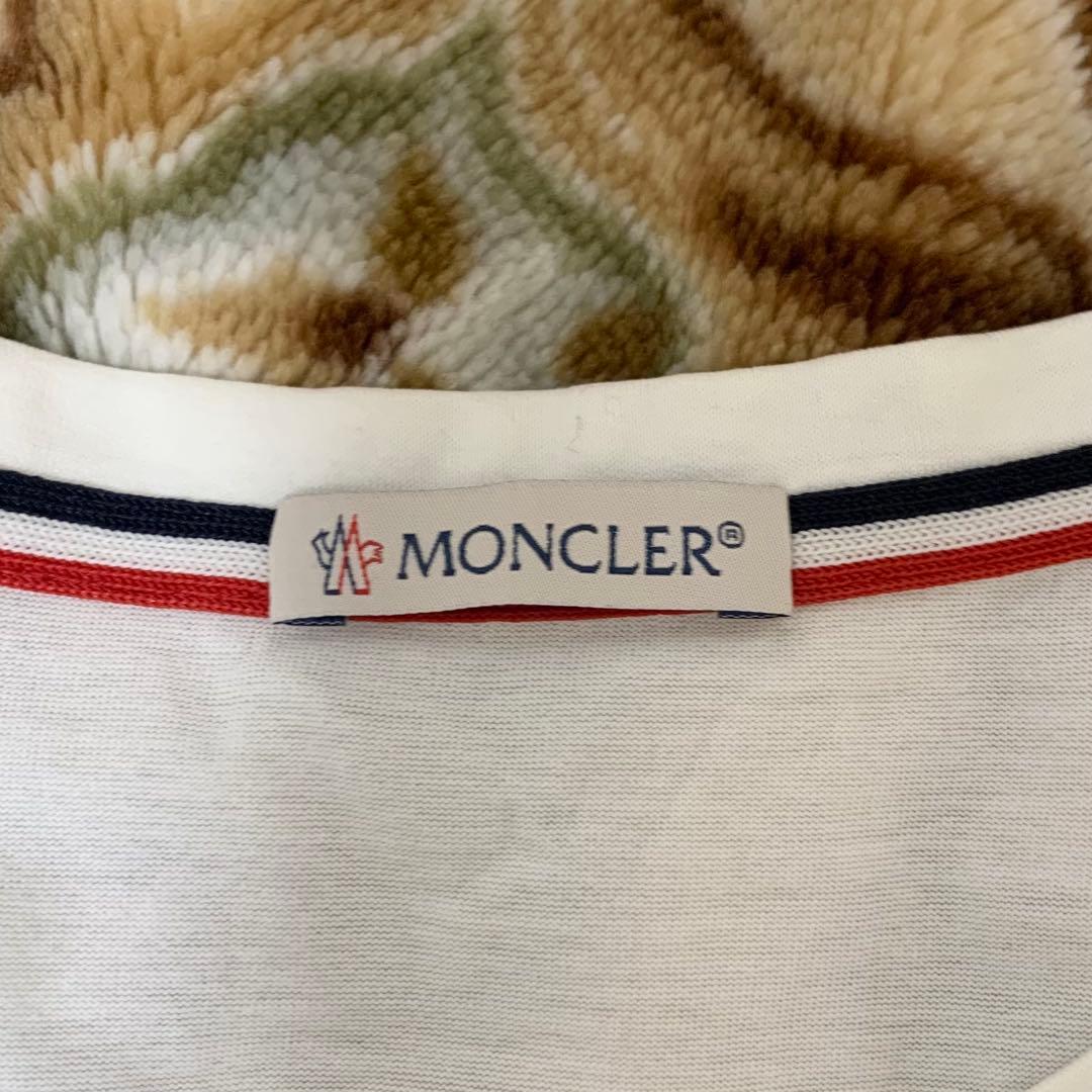 MONCLER ホワイト Tシャツ ポケット付き
