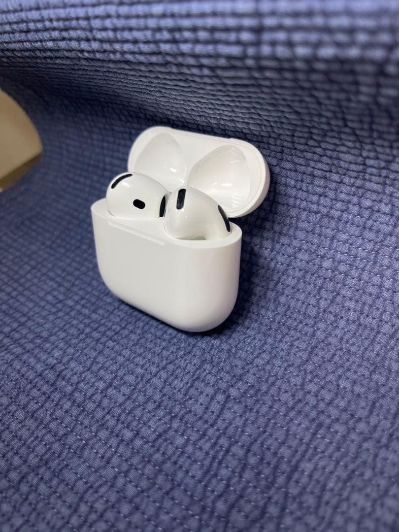m39 　airpods4 ノイズキャンセル非搭載　AppleCare付き