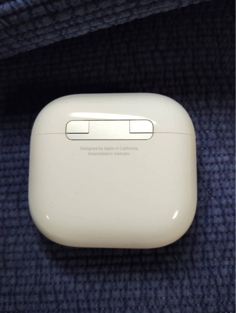 m39 　airpods4 ノイズキャンセル非搭載　AppleCare付き