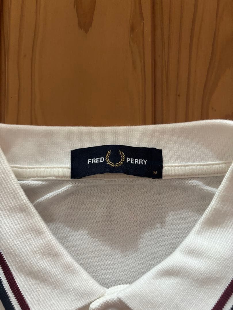 FRED PERRY ホワイト ポロシャツ Mサイズ