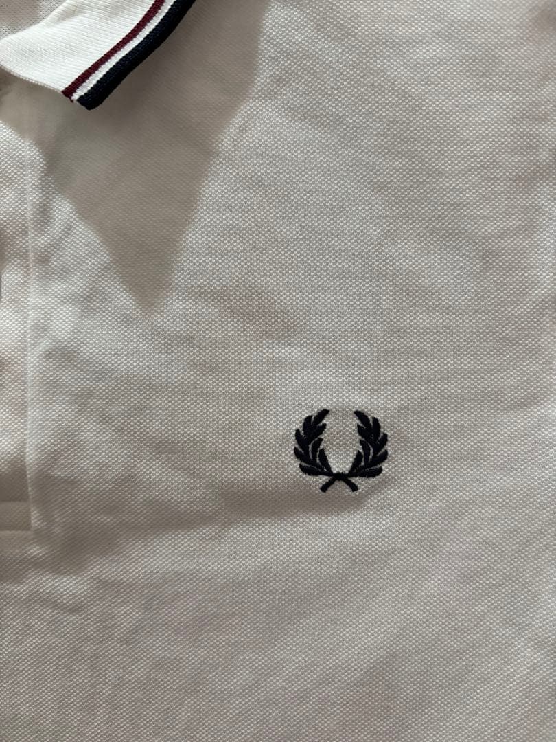 FRED PERRY ホワイト ポロシャツ Mサイズ