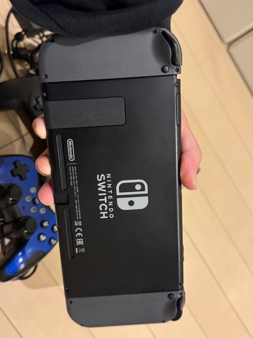 希少品Nintendo Switch スマブラエディション プロコン３つ