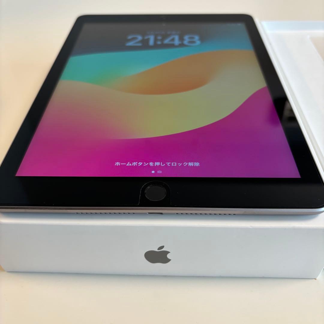 【極美品・付属品完備】iPad 第6世代 32GB シルバー｜画面・外装傷なし