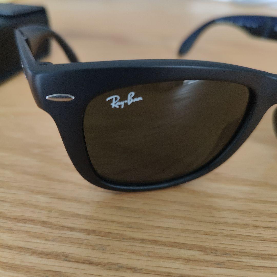 Ray-Ban マッドブラック 折り畳み型サングラス ケース付き