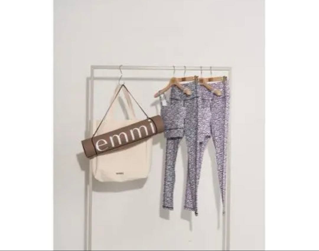 emmi WELLNESS YOGA PACK Purple 上下ウェアのみ