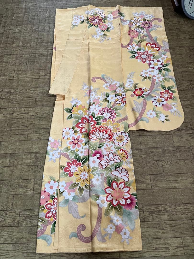 少しずつ値下中！たまこ色唐花文様本加工友禅振袖半襟付き正絹長襦袢2点セット