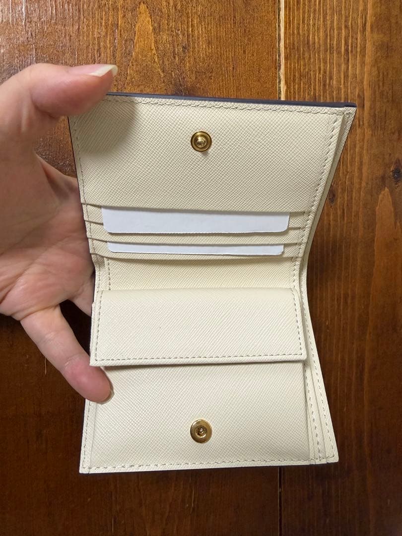 【新品未使用】MARNI 二つ折り財布 クリーム色
