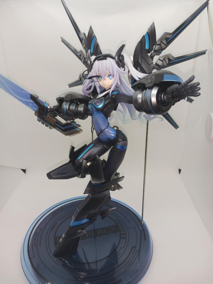 m*9様 新次元ゲイム ネプテューヌVII ネクストブラック 1/7 フィギュア