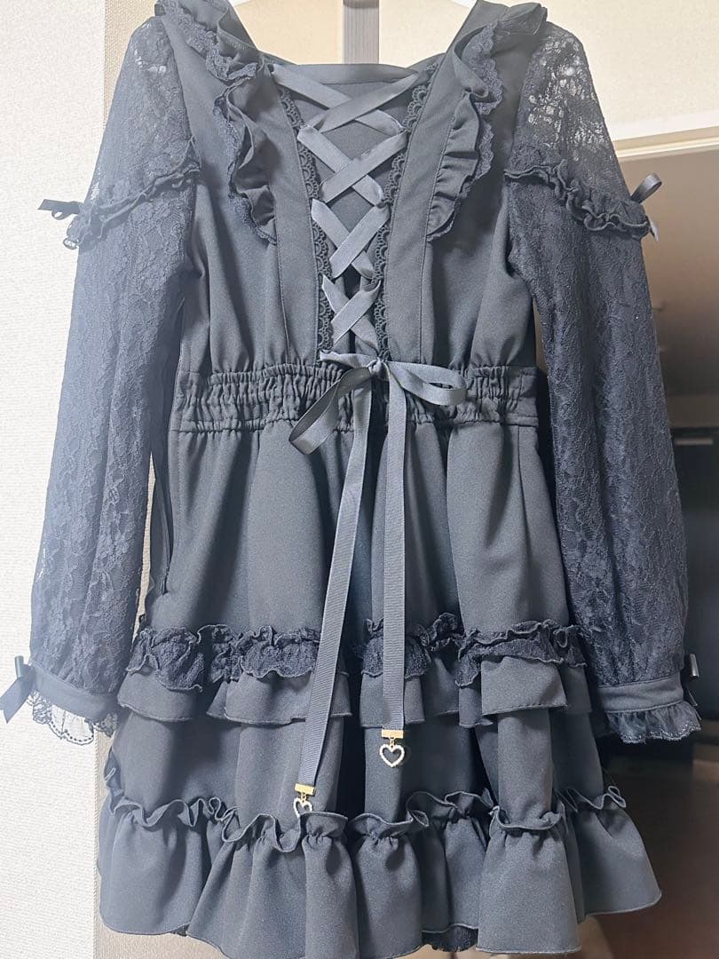 ゆりリリ出品 ティアラリボンティアードワンピース リズリサ