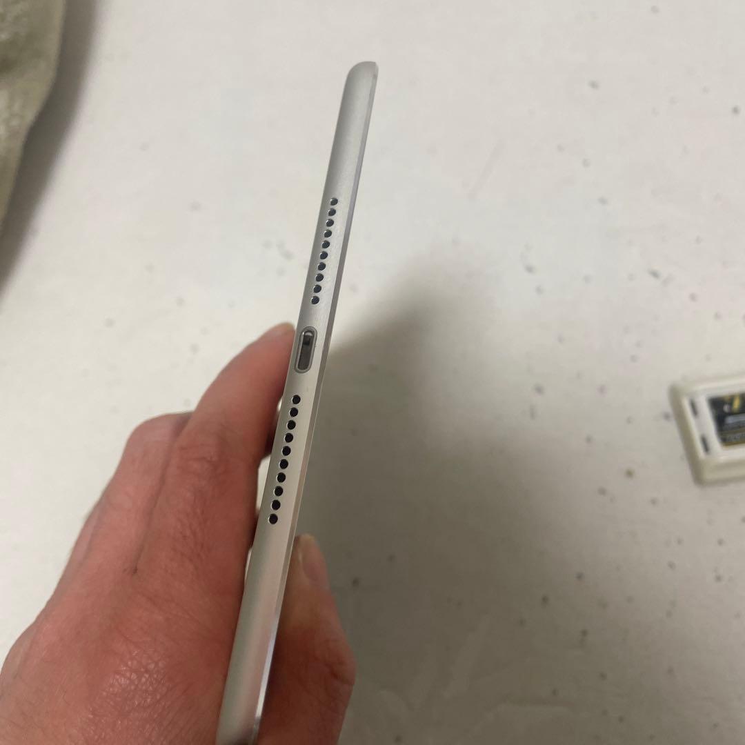 T*様 Apple iPad Pro 10.5インチ64GB ホワイト　バッテリ