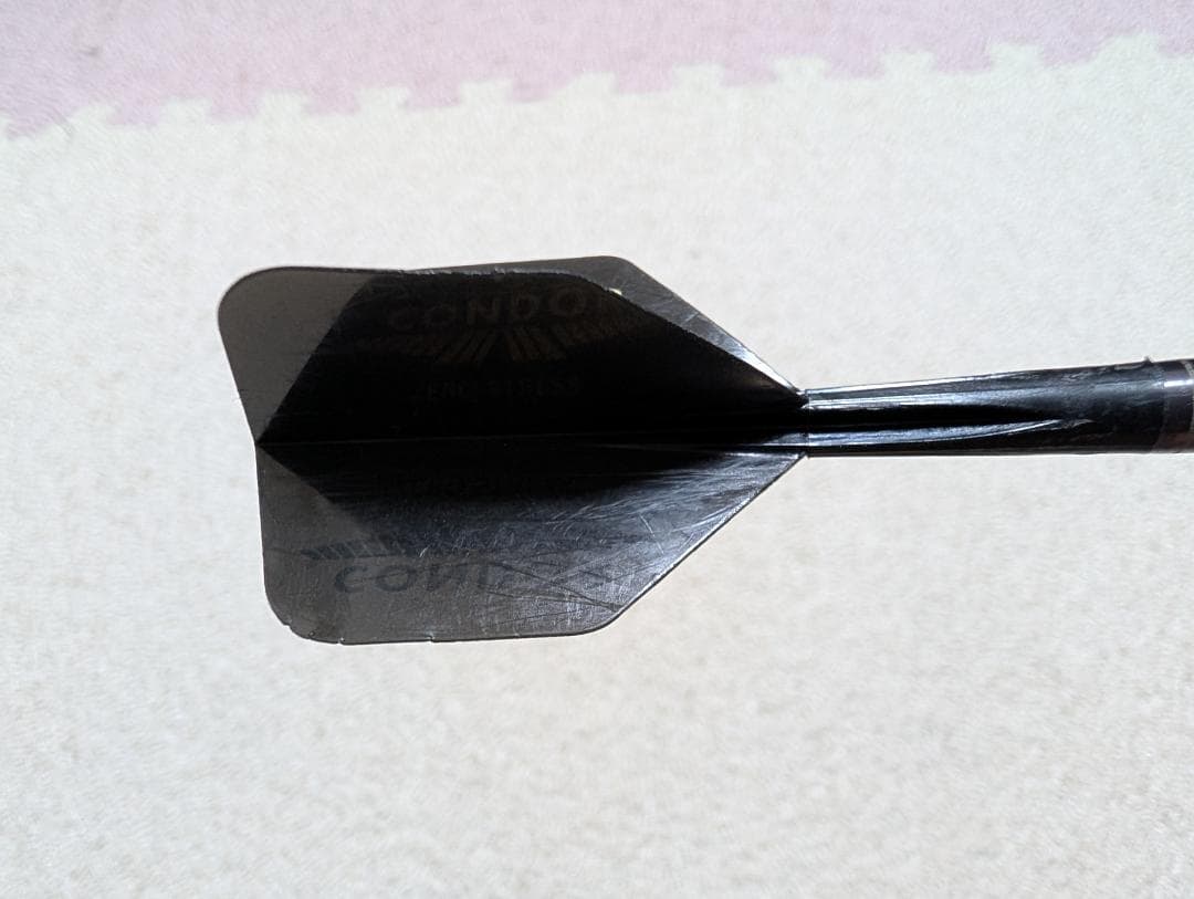 ダーツセット一式（TARGET 田渕亜季選手モデル 2BA、チップ、ケース）