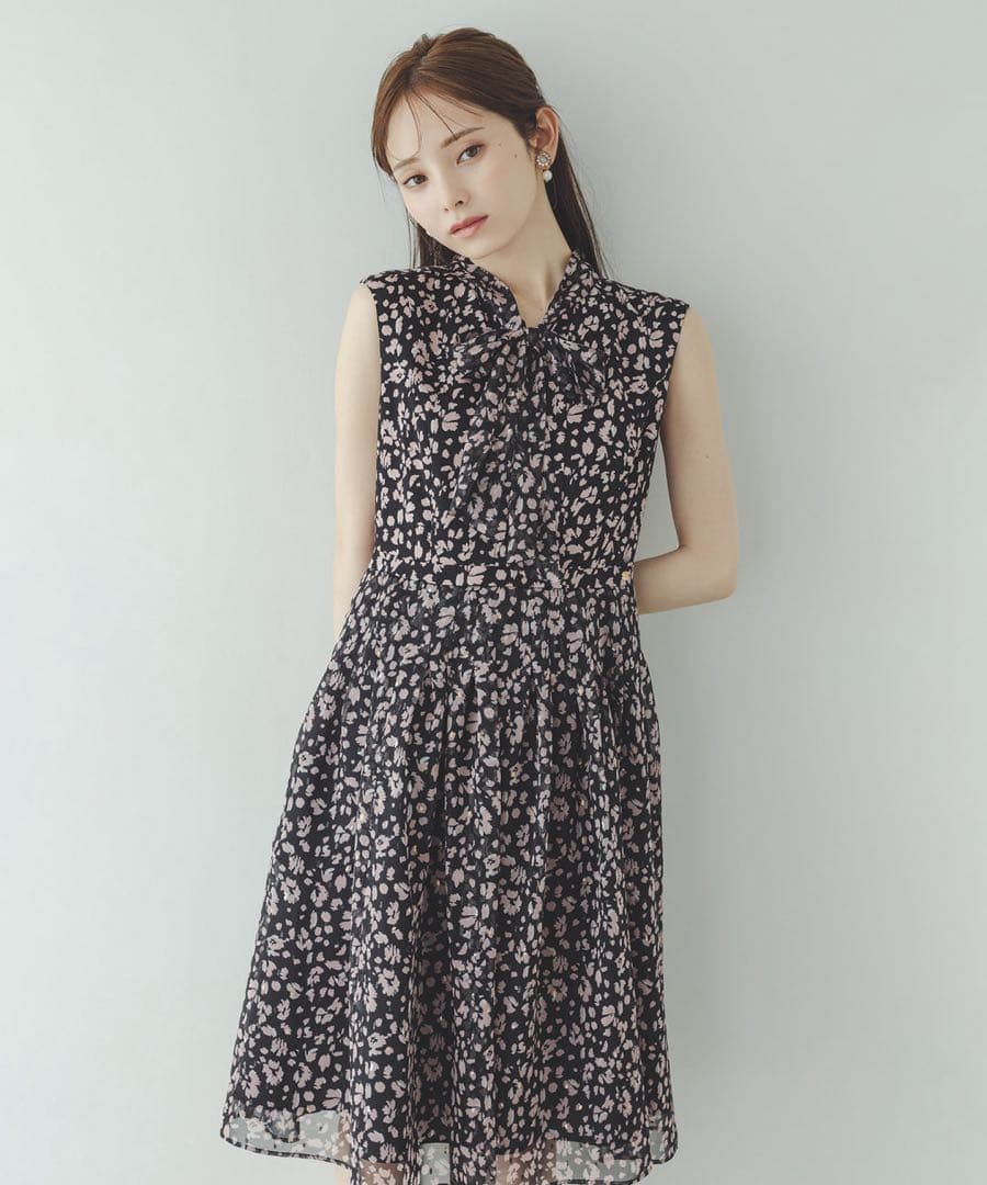 美品 TOCCA FLOWER PETALS CARPET 花柄ワンピース