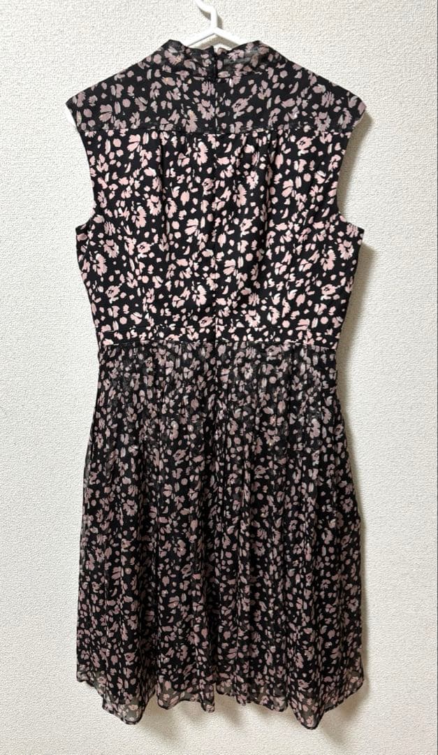 美品 TOCCA FLOWER PETALS CARPET 花柄ワンピース