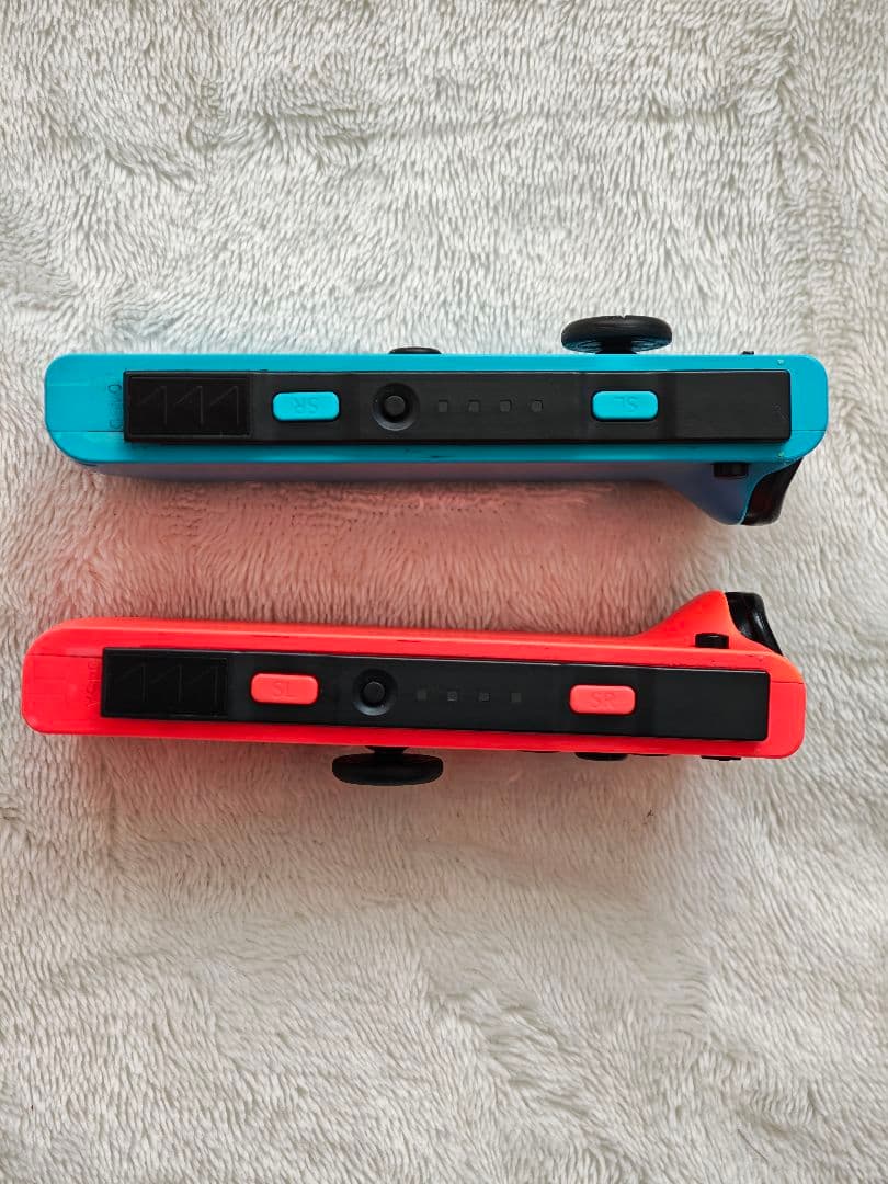 さ*け様 Nintendo Switch 本体 青/赤 sdカード64gb付き