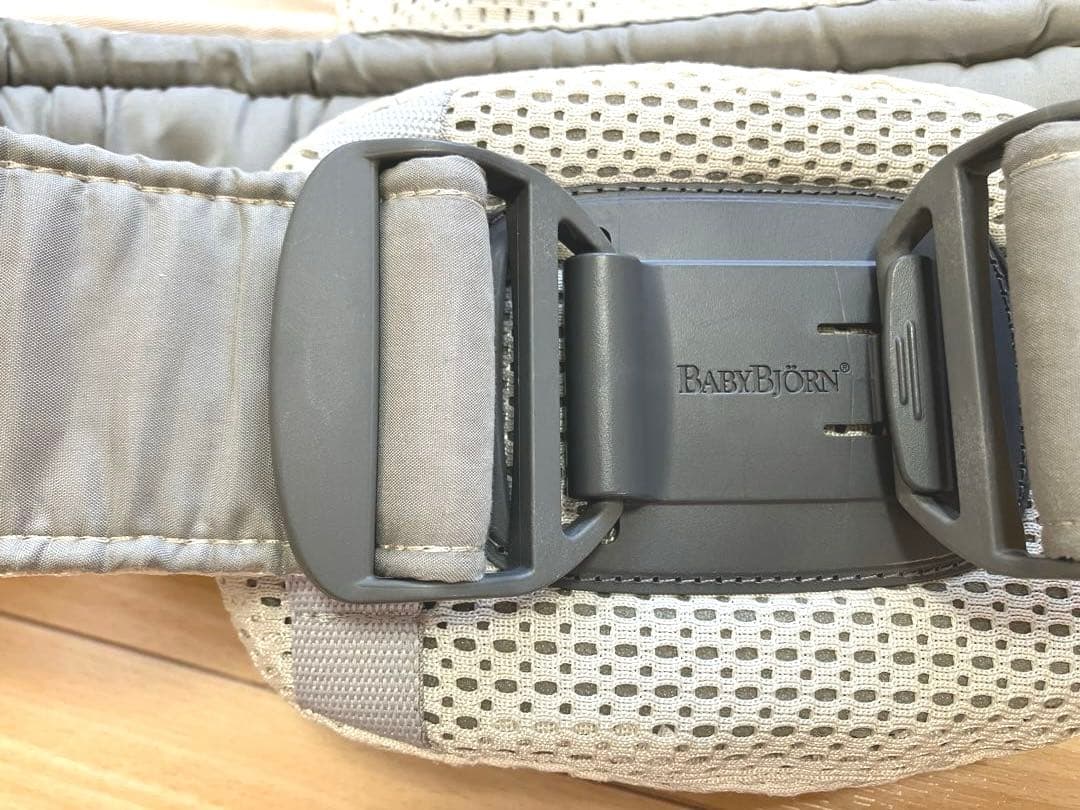 人気✨BabyBjorn ベビービョルン ベビーキャリア ハ－モニ－ クリ－ム