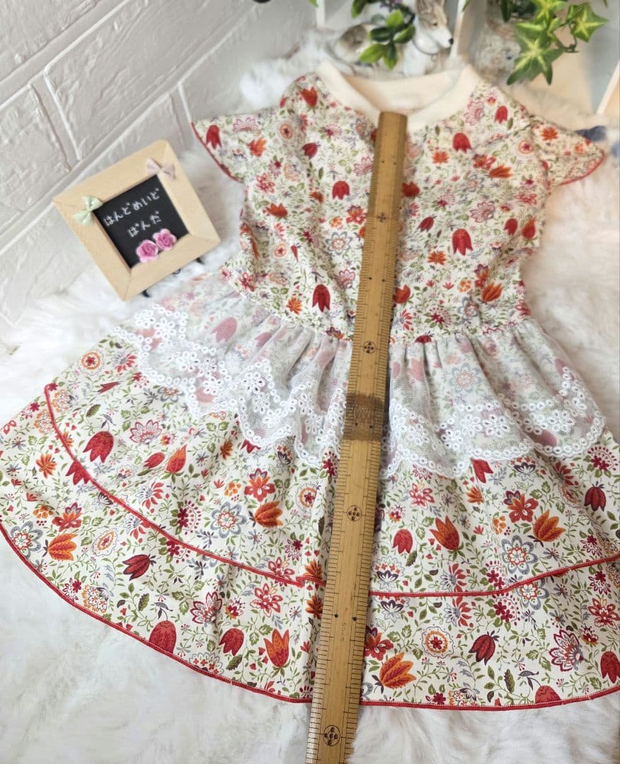 ハンドメイド犬服・春にぴったり・小花柄　❣️ギャザーたっぷティアードワンピース