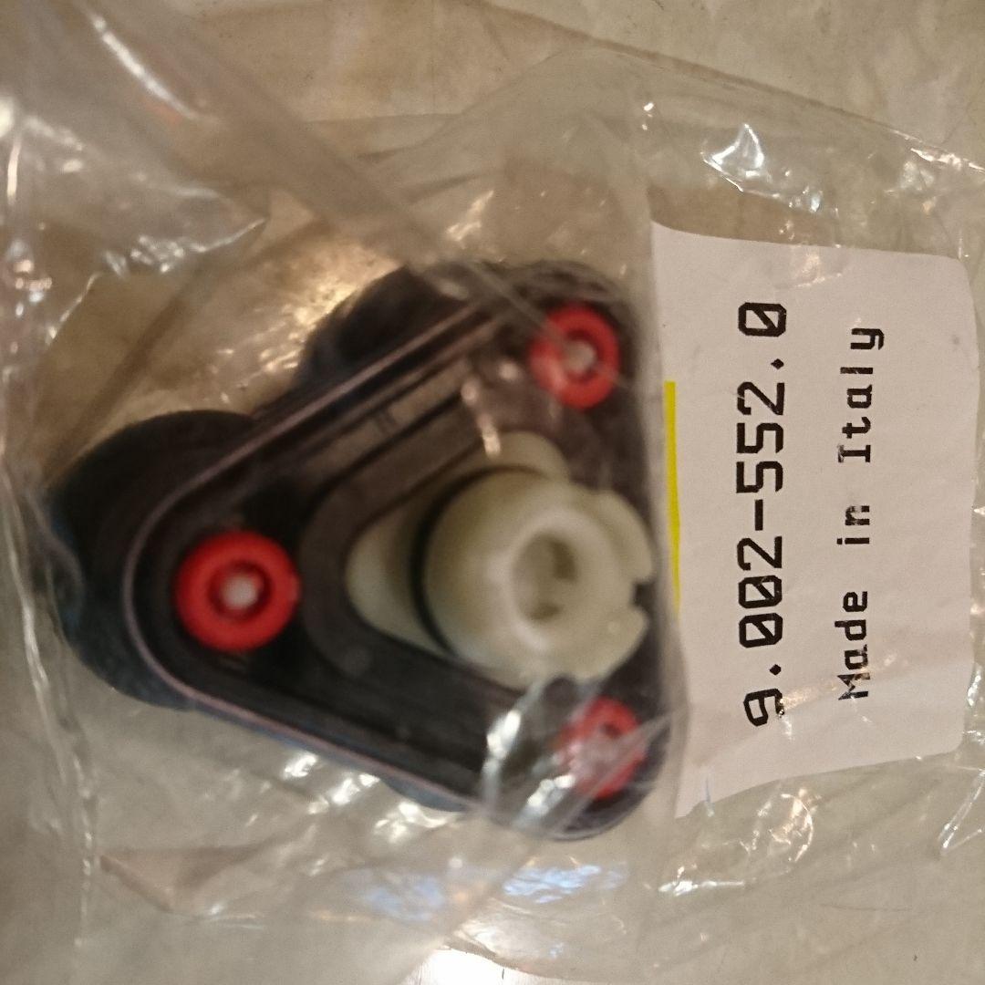 ケルヒャー 高圧洗浄機 パーツ シリンダーヘッド 新品、未使用！