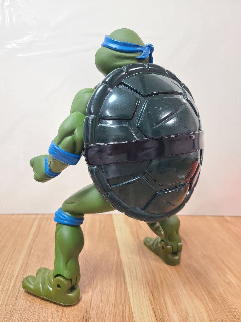 タートルズ　ジャイアントフィギュア