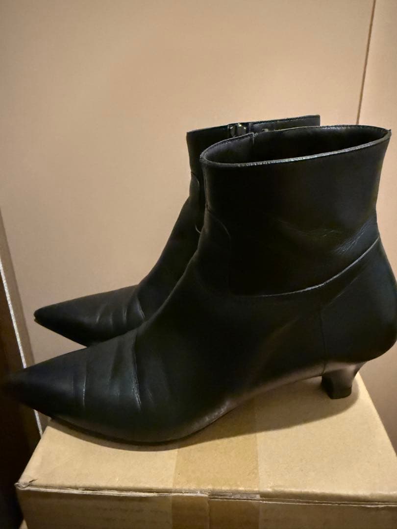 BALENCIAGA 黒 レザー ポインテッドトゥ 37 傷あり