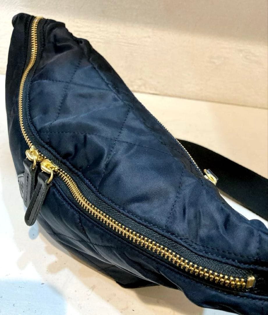 【極美品】CLEDRAN ROTA BODY BAG ナイロン キルティング 黒